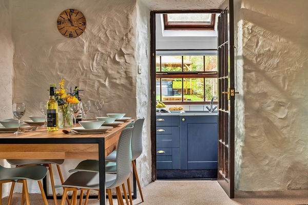 Cottage | Dining
