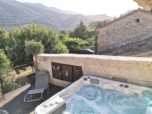 3* listed house Grand spa- Views- Gorges du Toulourenc in authentic Provence