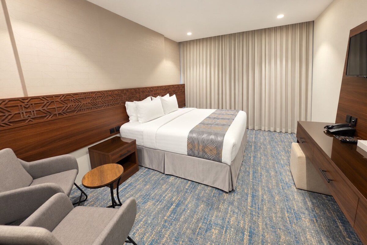 In-room safe, soundproofing, bed sheets