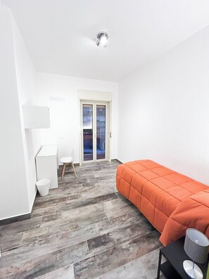 4 多间卧室、熨斗/熨衣板、WiFi、床单