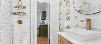 Charming 1-bedroom house with WiFi, AC in Providence