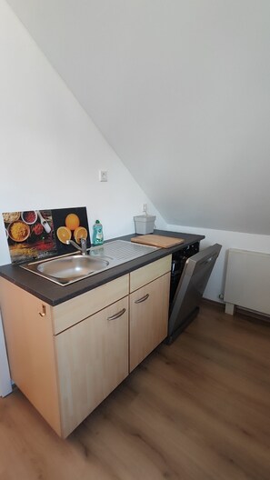 Réfrigérateur, four, plaque de cuisson, lave-vaisselle