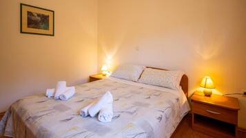 Apartment | 1 bedroom, iron/ironing board