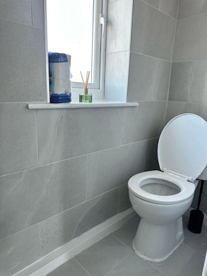 House | Bathroom | Deep-soaking bathtub, hair dryer, towels