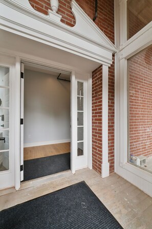 Interior - The Fox Suite at Divine Otter (Saint Charles)