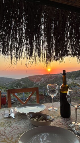 Assos Pırnal Köy Evi 