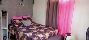 1 Schlafzimmer, Bügeleisen/Bügelbrett, kostenloses WLAN, Bettwäsche