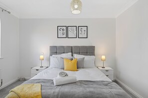 3 bedrooms, desk, iron/ironing board, WiFi