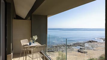 Deluxe Room, Sea View | Terrace/patio