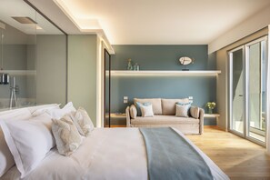Down duvets, in-room safe, individually furnished, desk