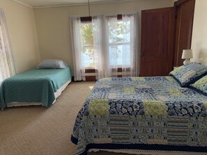 5 bedrooms, bed sheets