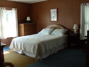 4 bedrooms, bed sheets