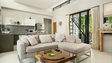 Villa, 3 Bedrooms, Balcony, Garden View | Living room