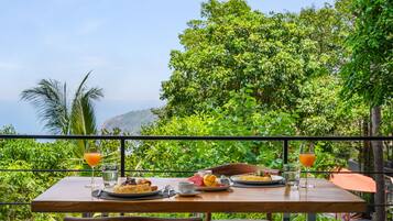 Villa, 3 Bedrooms, Balcony, Garden View | Balcony