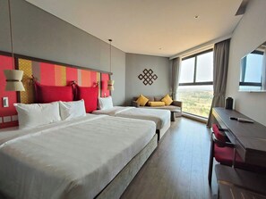 デラックス スタジオ クイーンベッド 1 台ソファーベッド付き ビーチビュー | 低刺激性寝具、ミニバーのアイテム (無料)、セーフティボックス (室内)、客室ごとに異なる装飾