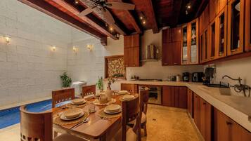 KĂŒhlschrank, Mikrowelle, Ofen, Herdplatte