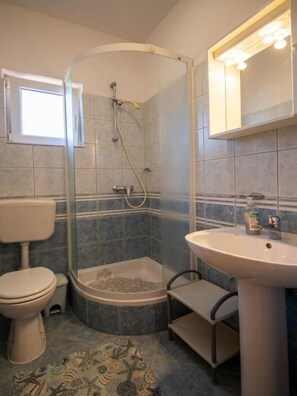 Apartment | Bathroom | Shower, hair dryer - 2 Persons Apartment in Pasman (Pasman)