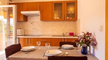 Apartment | Dining