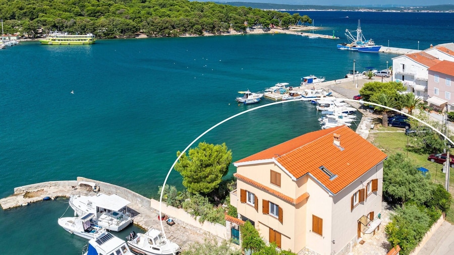 Three Bedroom Apartment With a sea View