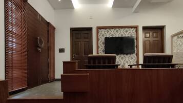 Villa, 4 Bedrooms, Smoking, Balcony | Interior