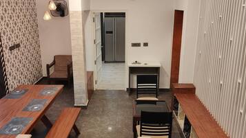 Villa, 4 Bedrooms, Smoking, Balcony | Dining room