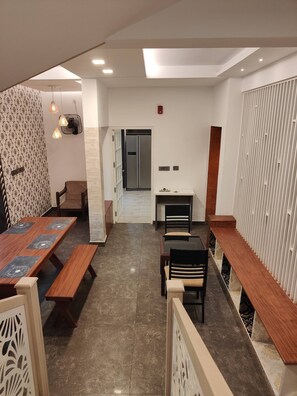 Villa, 4 Bedrooms, Smoking, Balcony | Dining room