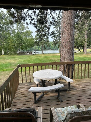 Cozy 2 Bedroom lake front cabin - Chippewa Flowage, Dun Rovin Rd in Hayward, WI.