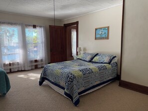 4 bedrooms, bed sheets