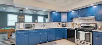 Bella Villa - Pet Friendly! Sleeps 10