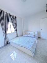 Pillowtop beds, laptop workspace, soundproofing, free WiFi