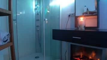 Apartment, 1 Bedroom, Fireplace | Bathroom