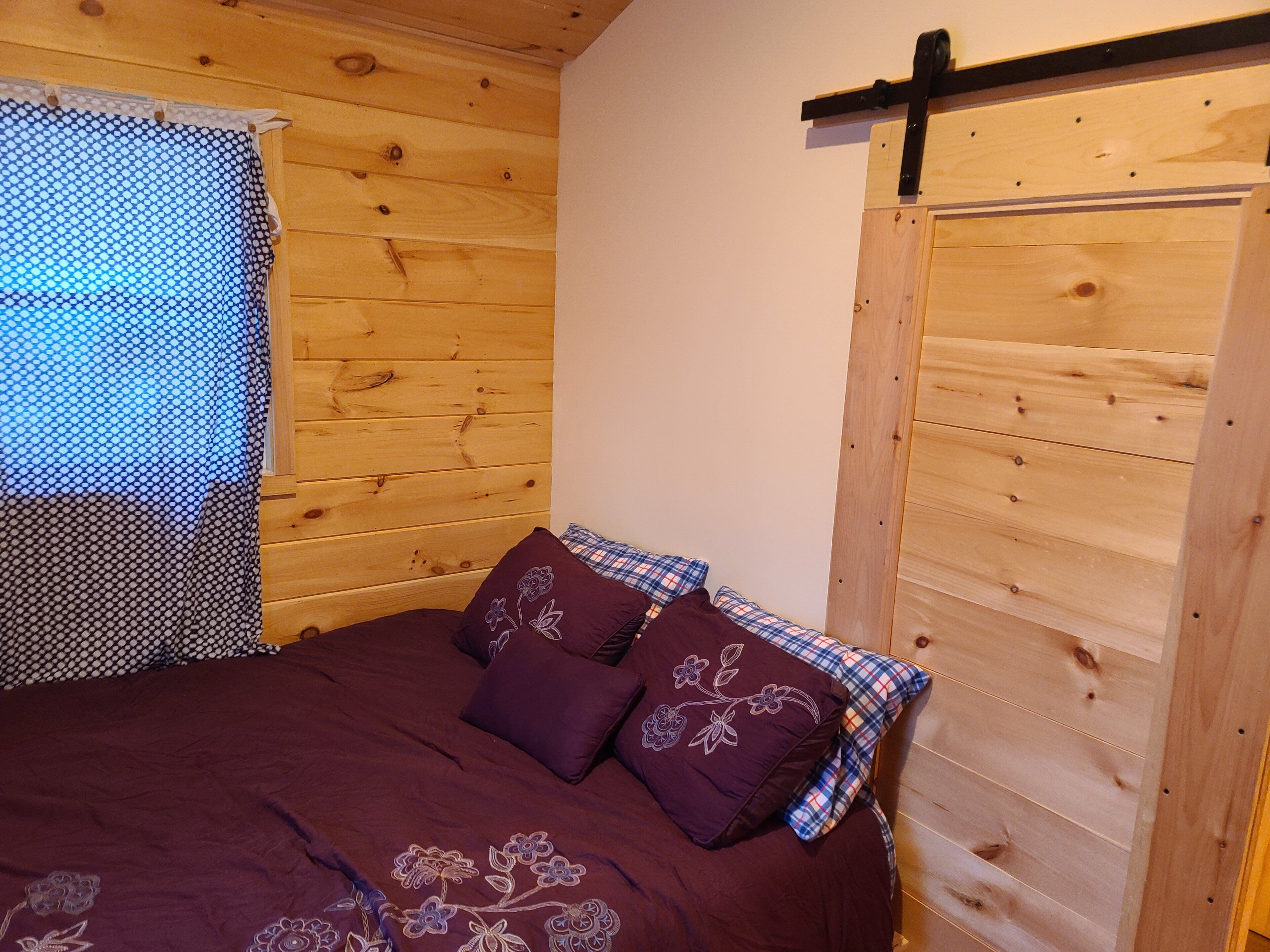 1 bedroom, iron/ironing board, travel crib, WiFi