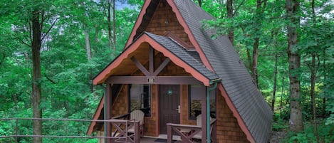 Basic Cabin | Free WiFi, bed sheets
