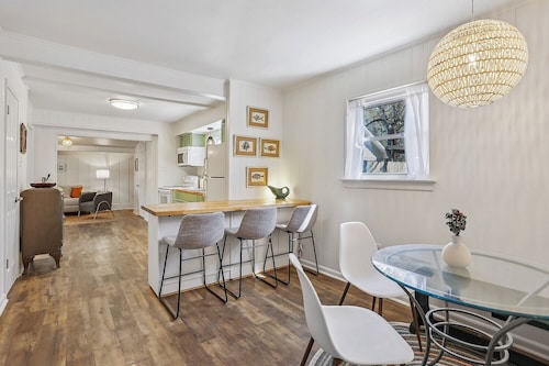 Chic Converted Barn w/ 2 BR & 2.5 BA in Covington, LA