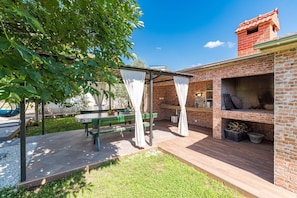 House | Outdoor dining - Villa Near Krka With Private Pool (Unesic)