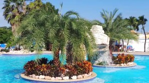 Outdoor pool - Lovely apartment in a gated resort with a huge beautiful pool! (Willemstad)