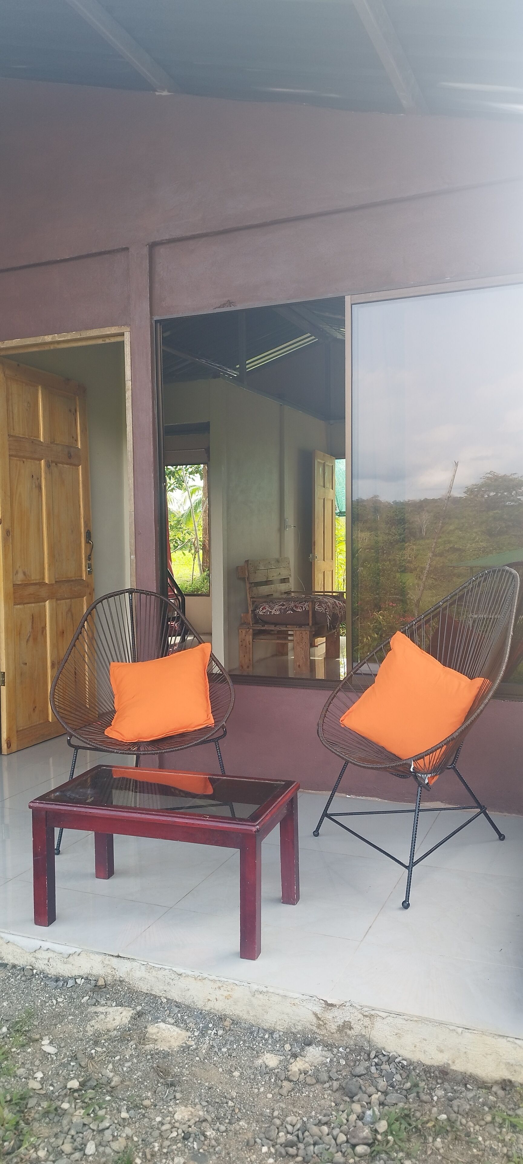 Familienchalet, Terrasse, Blick auf den Innenhof | Wohnbereich