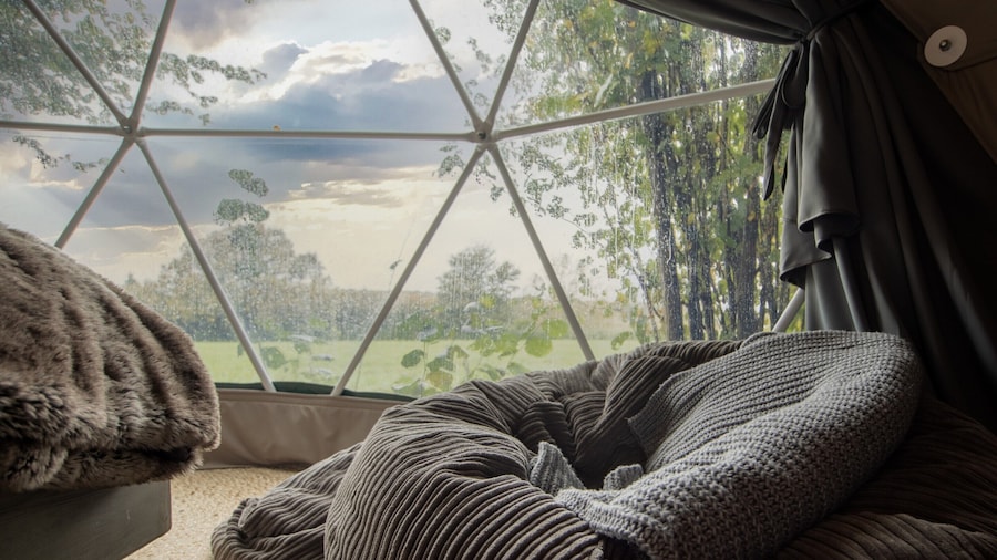 Chalet in Kent With Hot Tub & Countryside Views