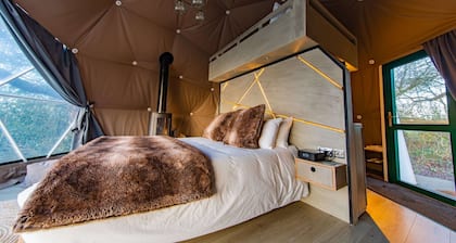 Chalet in Kent With Hot Tub & Countryside Views