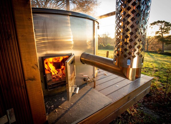 Chalet | Bathroom | Hair dryer - Chalet in Kent With Hot Tub & Countryside Views (Edenbridge)