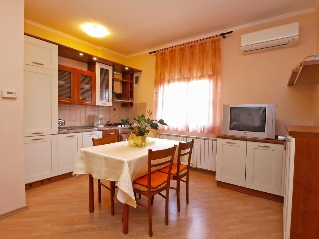 Apartment, 2 Bedrooms, Balcony | Dining room
