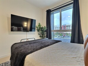 مكتب ومكواة/لوح كي وواي فاي مجانًا وملاءات أسرّة