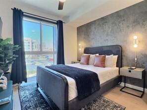 1 bedroom, desk, iron/ironing board, free WiFi - Downtown Escape with Gym, Walk to Attractions (Birmingham)
