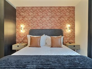 Skrivebord, strygejern/strygebræt, gratis Wi-Fi, sengetøj