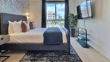 Meja kerja, setrika/meja setrika, Wi-Fi gratis, dan seprai linen