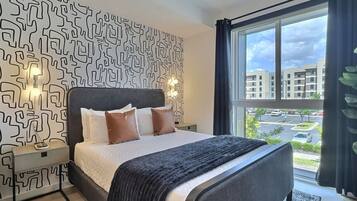 Meja kerja, setrika/meja setrika, Wi-Fi gratis, dan seprai linen