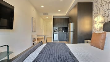 Skrivebord, strygejern/strygebræt, gratis Wi-Fi, sengetøj