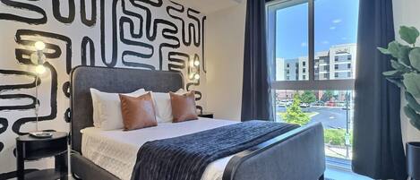 Bureau, fer et planche à repasser, Wi-Fi gratuit, draps fournis