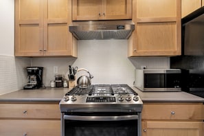 House, Multiple Beds, Patio, Garden View (827 Heschel St. (Unit B & C)) | Private kitchen | Fridge, microwave, oven, stovetop