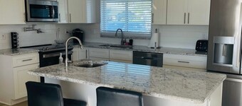 SW Gulf Access - Pool Retreat and Boaters Dream